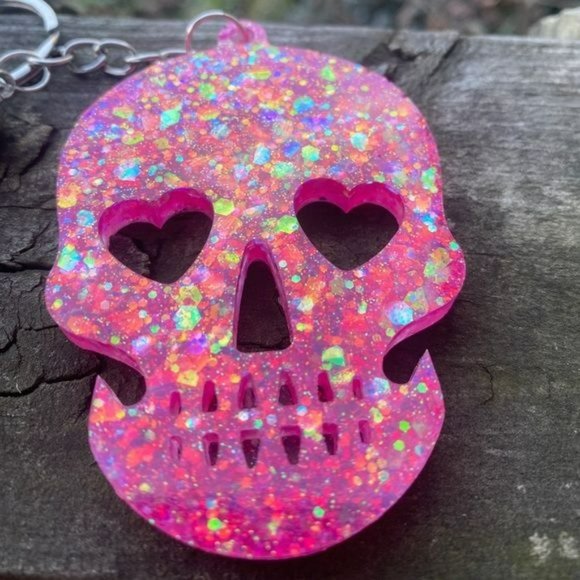 RELISTED Pink Skull Glitter Keychain - Hearts - Picture 4 of 5